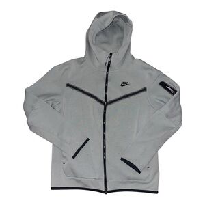 Nike Sportswear Tech Fleece Windrunner Full-Zip Hoodie – Men’s Medium